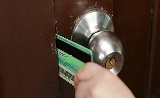 سرقت از منازل قم با ترفند کارت اعتباری
