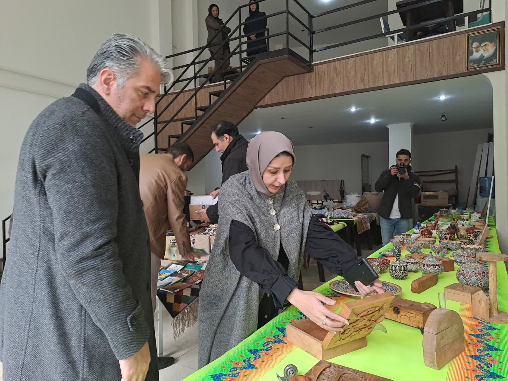 افتتاح فروشگاه عرضه محصولات هنری ،صنایع دستی و تولیدات محلی در فشم&nbsp;