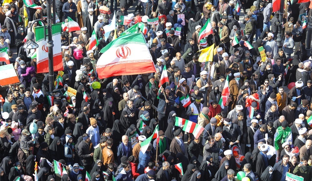 راهپیمایی ۲۲ بهمن مردم قم/ ابراز تنفر قمیها از ترامپ