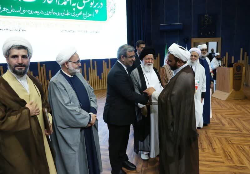 مشهد ظرفیت تبدیل شدن به پایتخت گفت‌وگوی بین مذاهب اسلامی و ادیان الهی را دارد