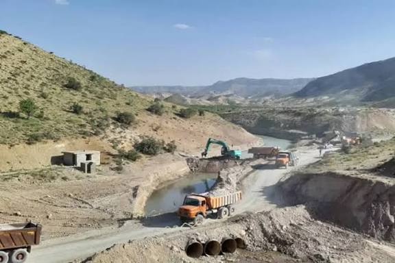 «بساز»، «نساز»؛ مطالباتی متناقض از رئیسجمهور! «بساز»، «نساز»؛ مطالباتی متناقض از رئیسجمهور!