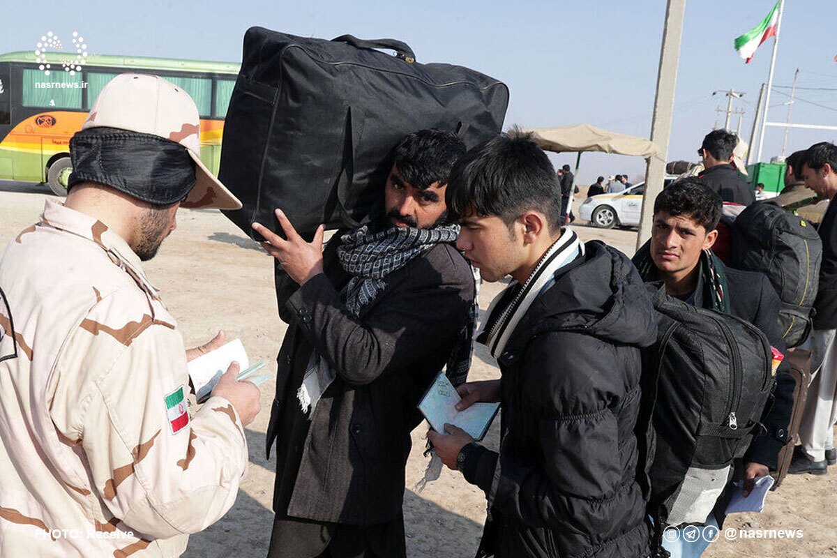 یک میلیون و ۸۰۰ هزار افغانستانی از مرز دوغارون خارج شدند یک میلیون و ۸۰۰ هزار افغانستانی از مرز دوغارون خارج شدند